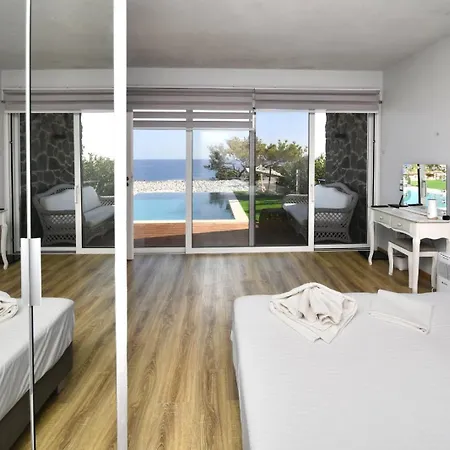 Ocean Island Villa *